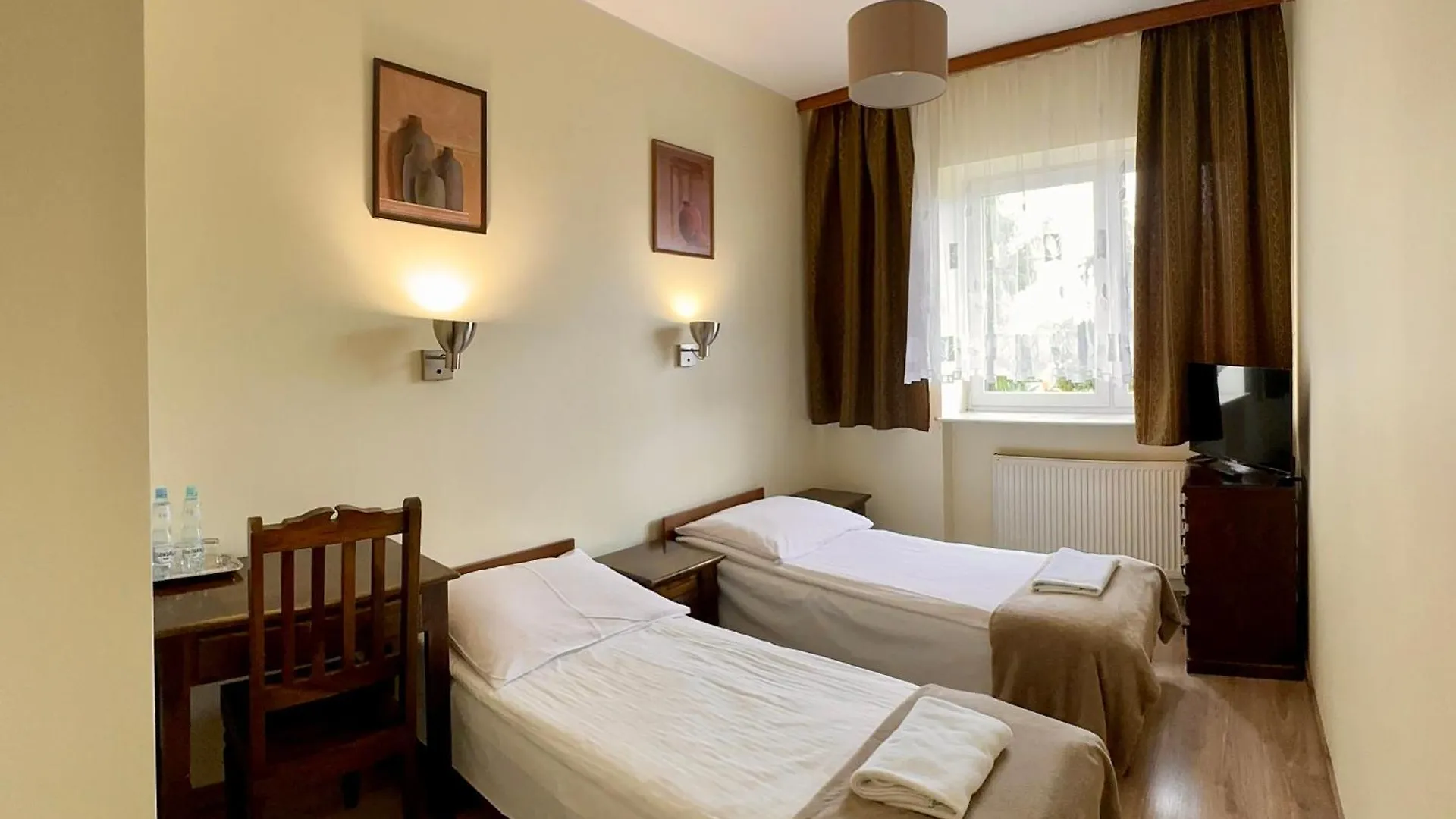 ** Guest house Hotelik Korona Raszyn Poland