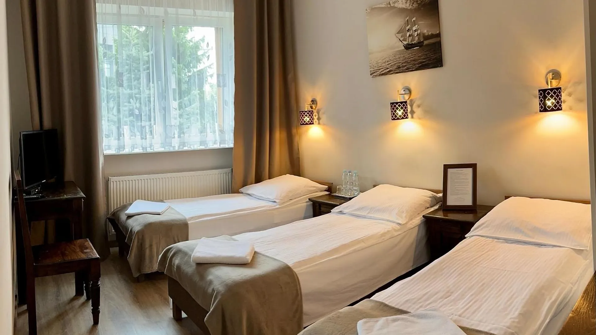 Hotelik Korona Raszyn 2*,